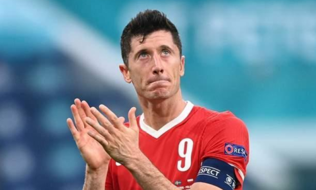 Lewandowski rejoint le Barçada